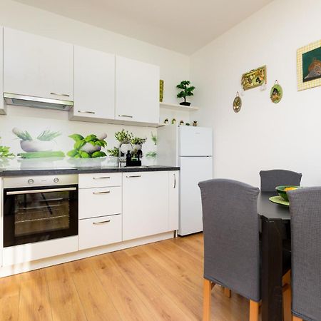 Ferienwohnung Apartman Volaric Krk Town Exterior foto