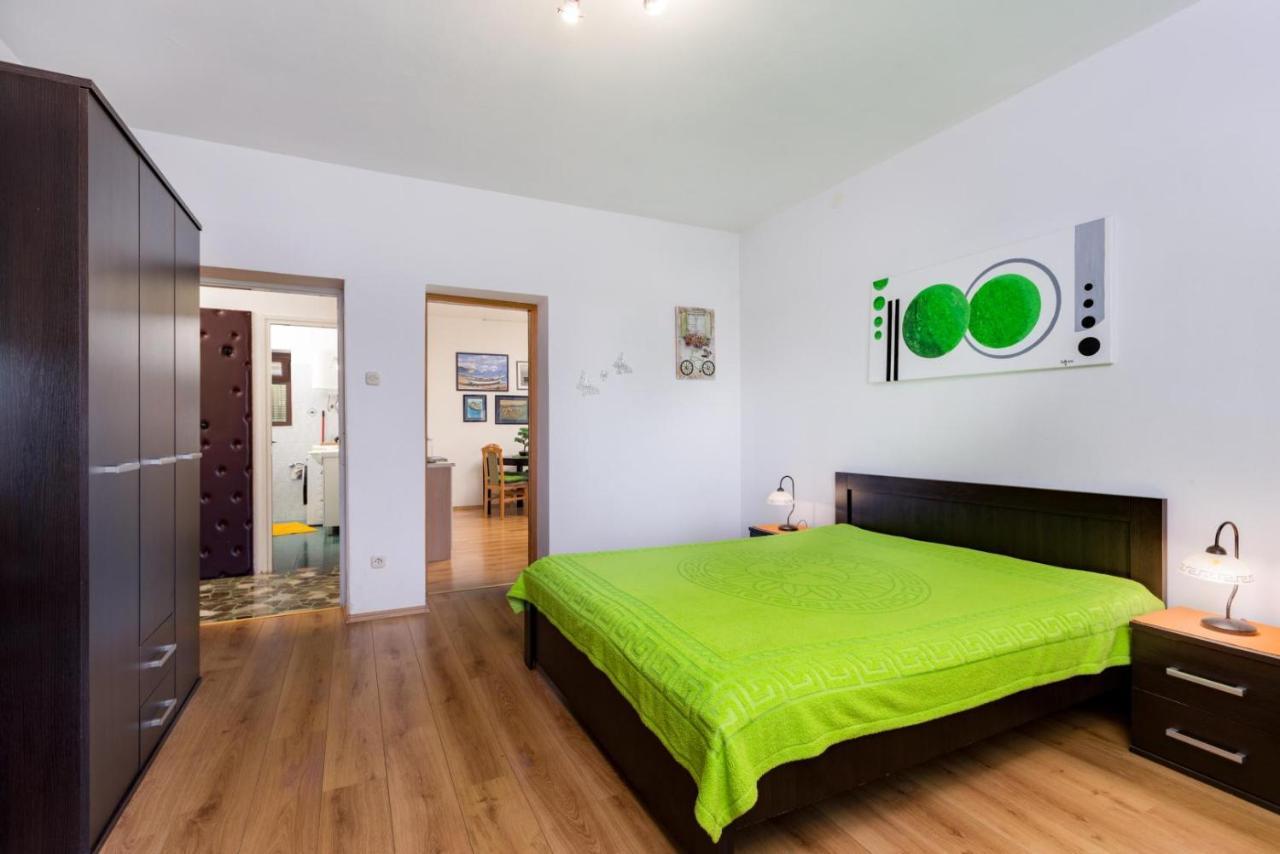 Ferienwohnung Apartman Volaric Krk Town Exterior foto